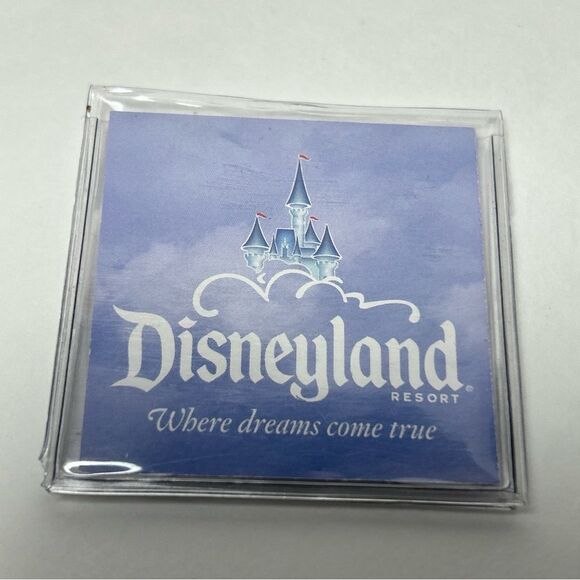 New 2007 DISNEYLAND WHERE DREAMS COME TRUE SOUVENIR TOKEN COIN - Picture 2 of 4